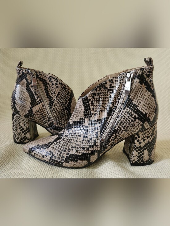Marc Fisher Shoes - Marc Fisher Python Snakeskin Ankle Booties Pointed Toe Block Heel SideZip Sz 7.5
